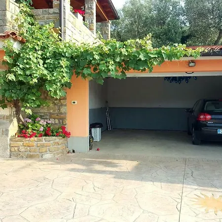 Apartment Wine & Olive Oil Mofardin Koper Exterior photo
